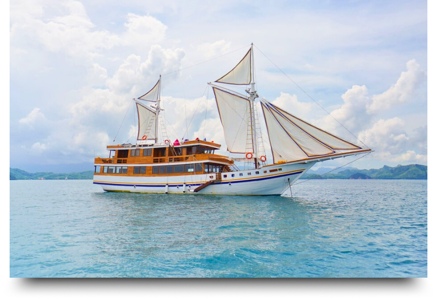 sailing trip komodo kapal phinisi